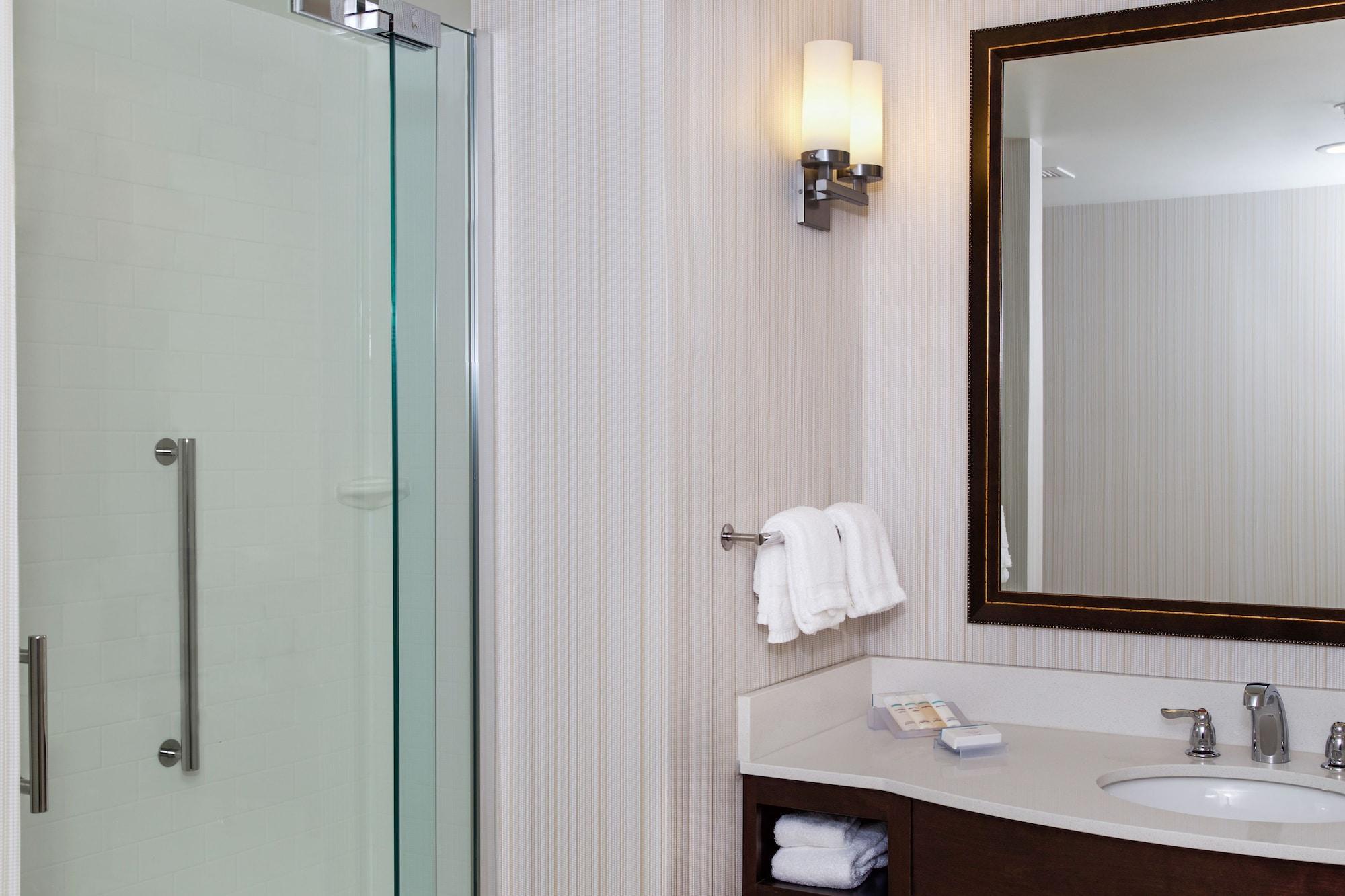 Hilton Garden Inn Burlington Downtown Esterno foto