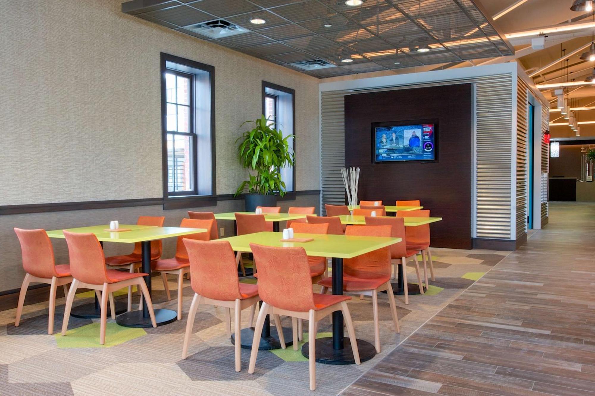 Hilton Garden Inn Burlington Downtown Esterno foto