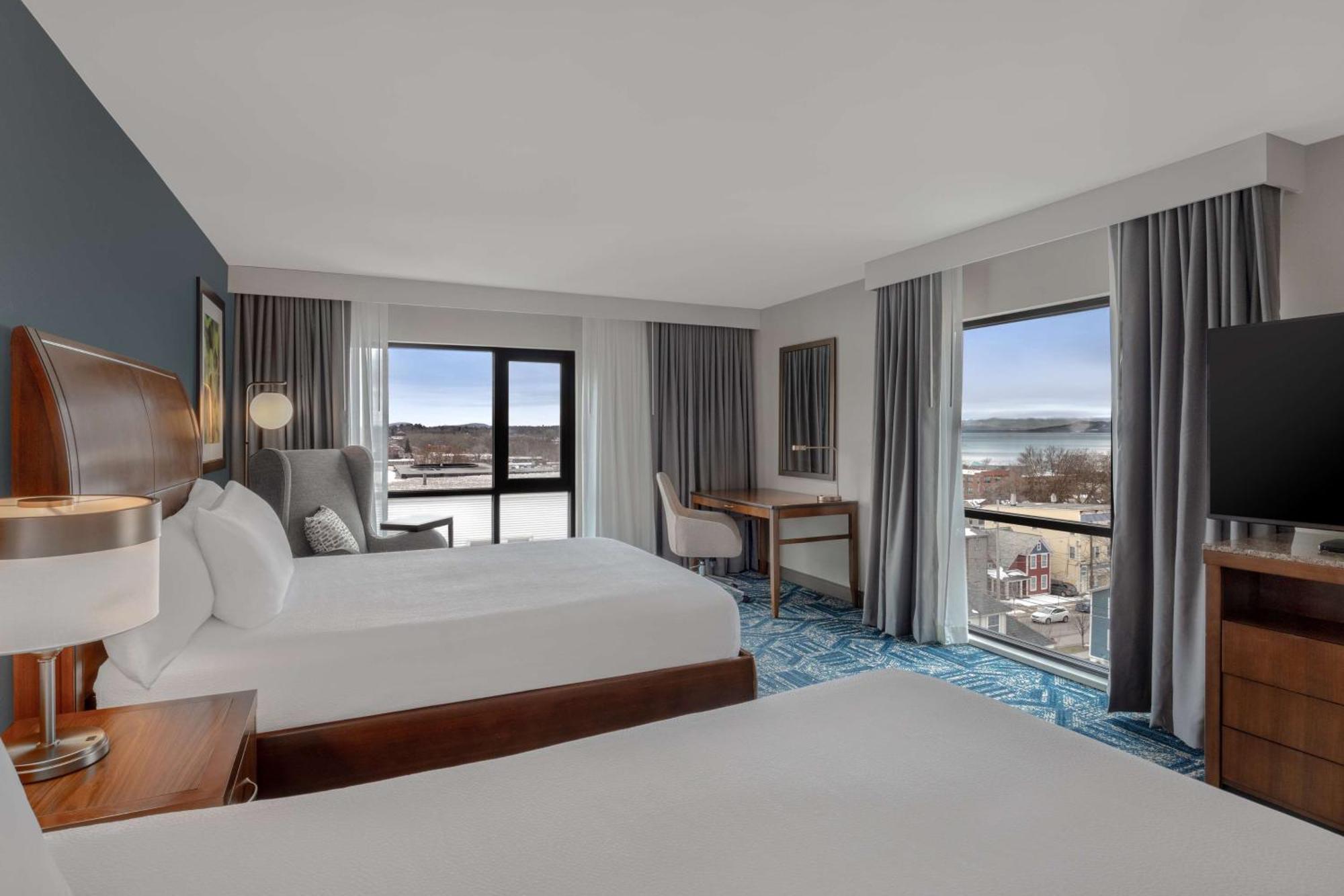 Hilton Garden Inn Burlington Downtown Esterno foto