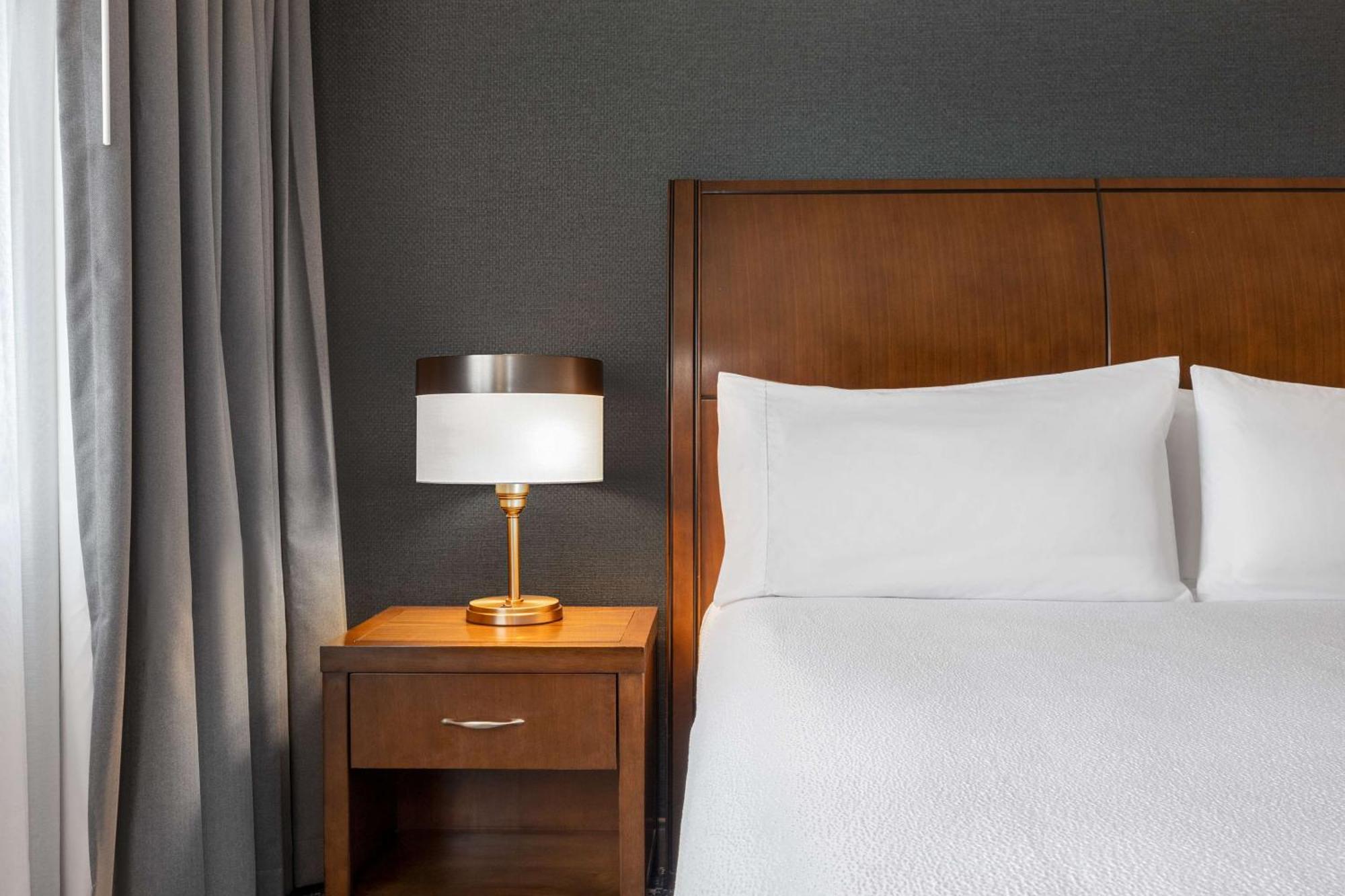 Hilton Garden Inn Burlington Downtown Esterno foto
